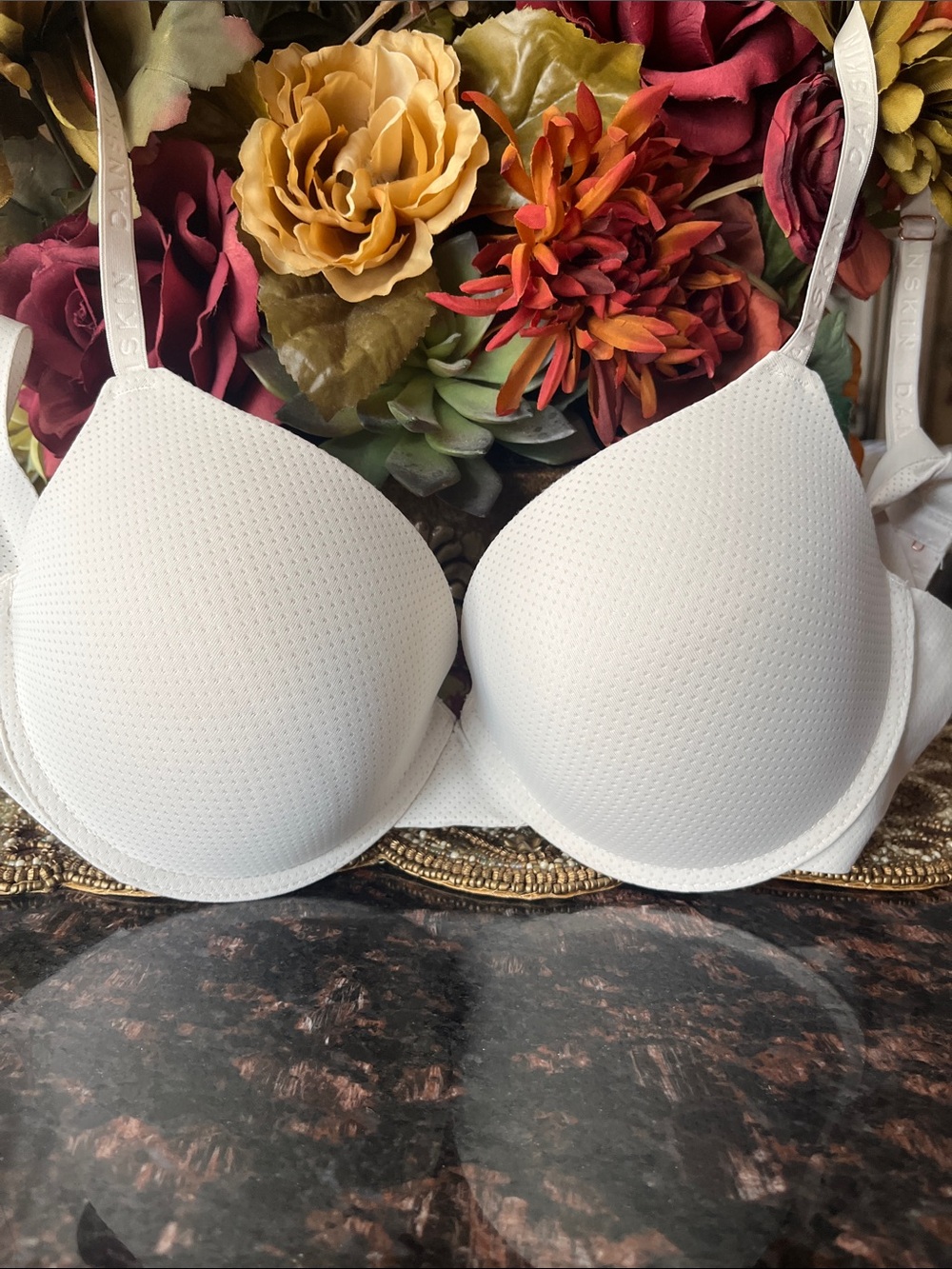 Danskin White Seamless Molded Bra with Subtle Texture